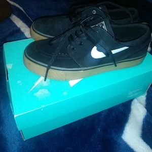 ⚡️FLASH SALE⚡️Stefan Janowski Nike's
